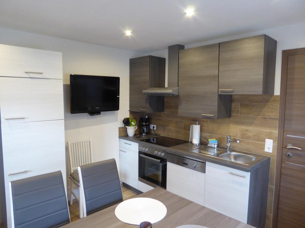 Ferienwohnung Kasbacher บรุค อันแดร์ โกรสส์กลอคเนอร์ชตราสเซอ ภายนอก รูปภาพ