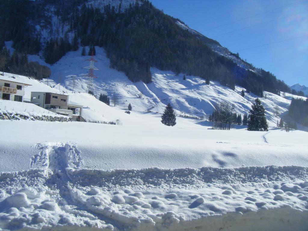 Ferienwohnung Kasbacher บรุค อันแดร์ โกรสส์กลอคเนอร์ชตราสเซอ ภายนอก รูปภาพ