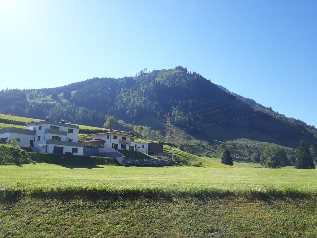 Ferienwohnung Kasbacher บรุค อันแดร์ โกรสส์กลอคเนอร์ชตราสเซอ ภายนอก รูปภาพ