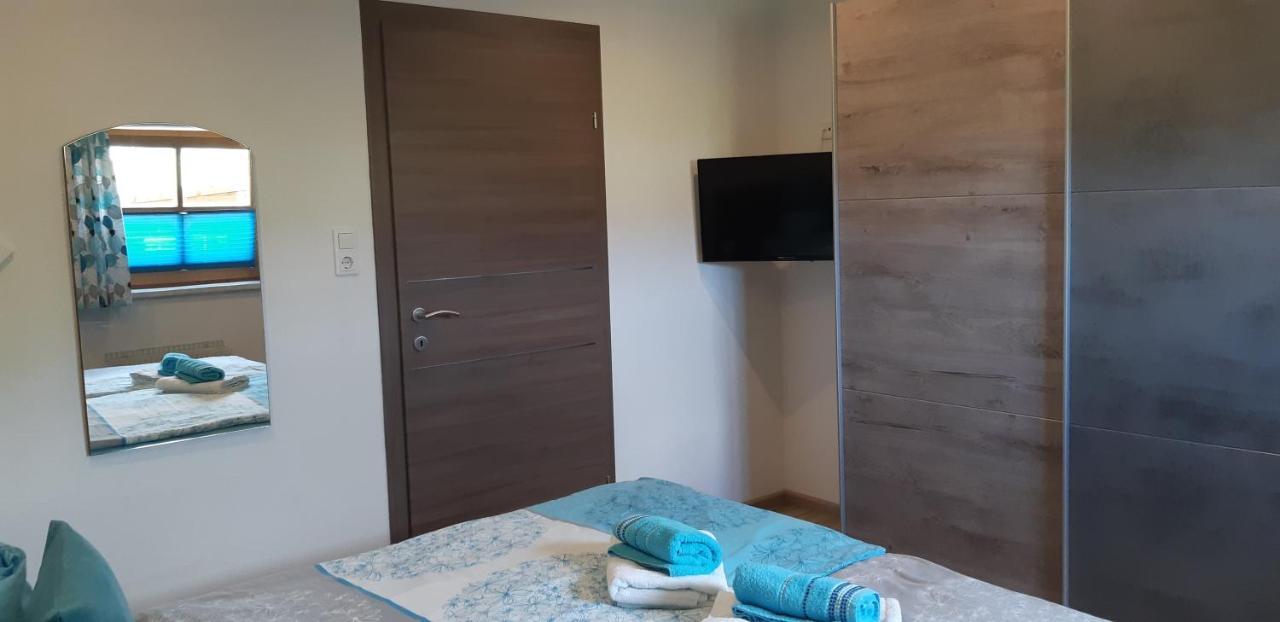 Ferienwohnung Kasbacher บรุค อันแดร์ โกรสส์กลอคเนอร์ชตราสเซอ ภายนอก รูปภาพ